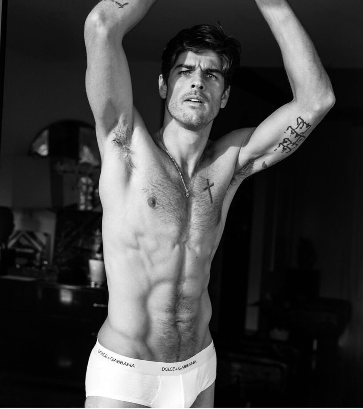 Modelo de clipe de Lady Gaga vira empresário e fala de carreira: 'Ficava inseguro só com a moda'