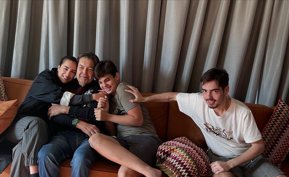 Faustão e os filhos — Foto: Reprodução/Instagram