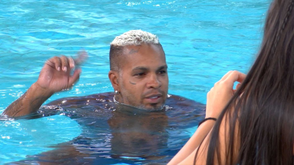 Rodriguinho fala sobre vontade de apertar o botão no BBB 24 — Foto: Globo