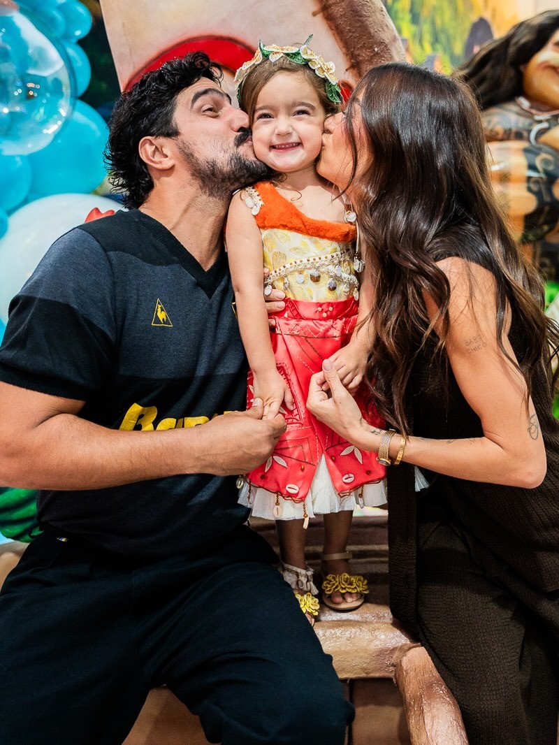 Thaila Ayala e Renato Goés abrem álbum de aniversário de filha mais nova, Tereza