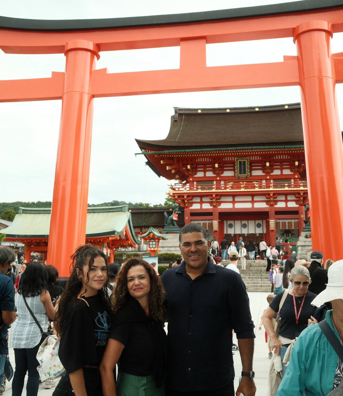 Maisa compartilha momentos especiais de viagem ao Japão com os pais, Celso e Gislaine