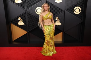 Grammy Awards 2026: veja os looks dos famosos no tapete vermelho