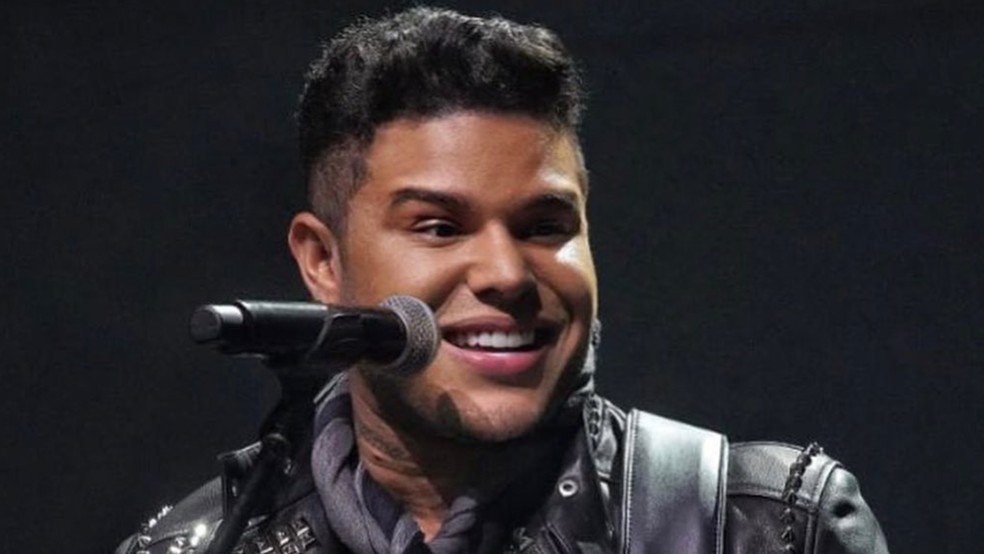 Tierry se apresenta ao lado dos amigos no BBB 25 — Foto: Reprodução Instagram