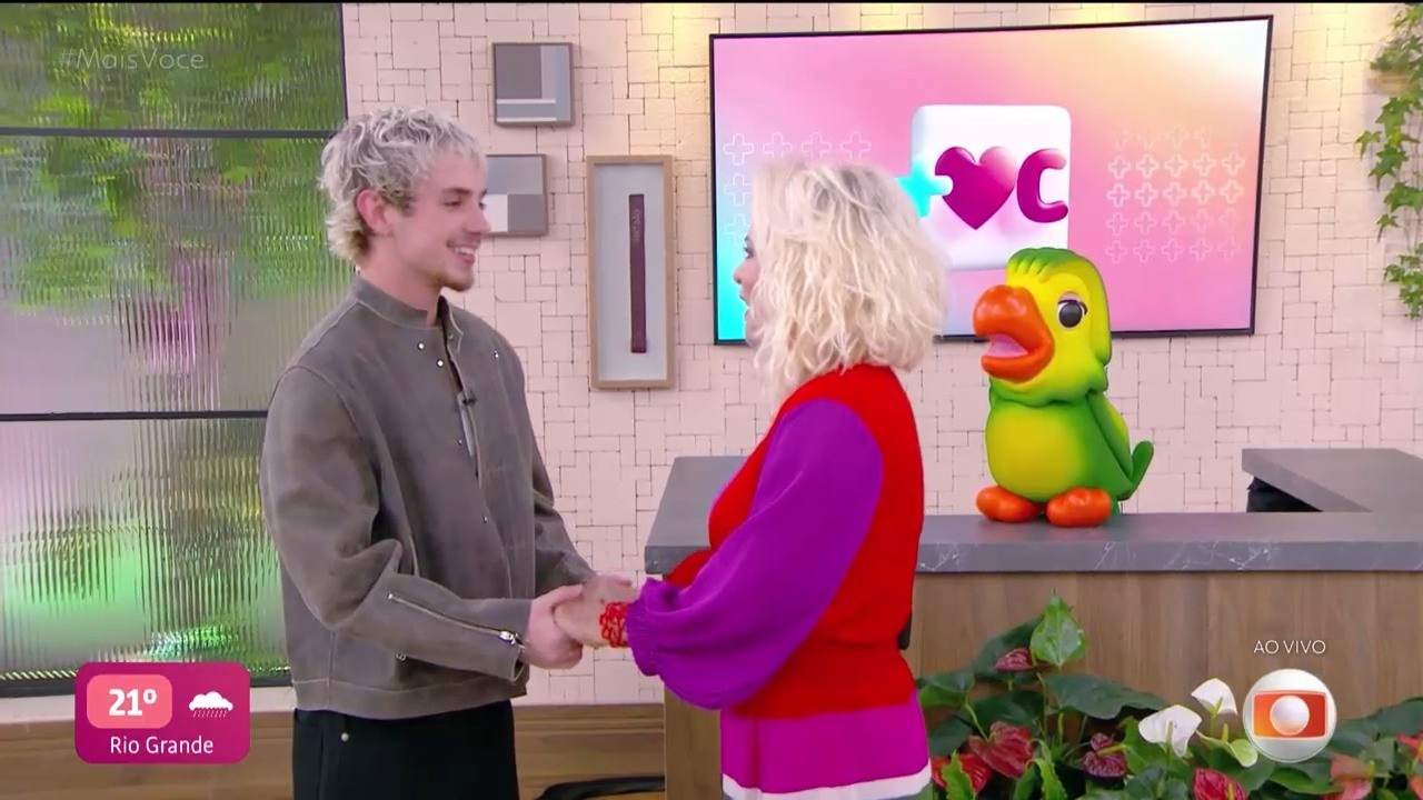 Ana Maria brinca com o corpo e estilo de Juliano Floss: 'Jamais acharia que você falaria da minha barriga'