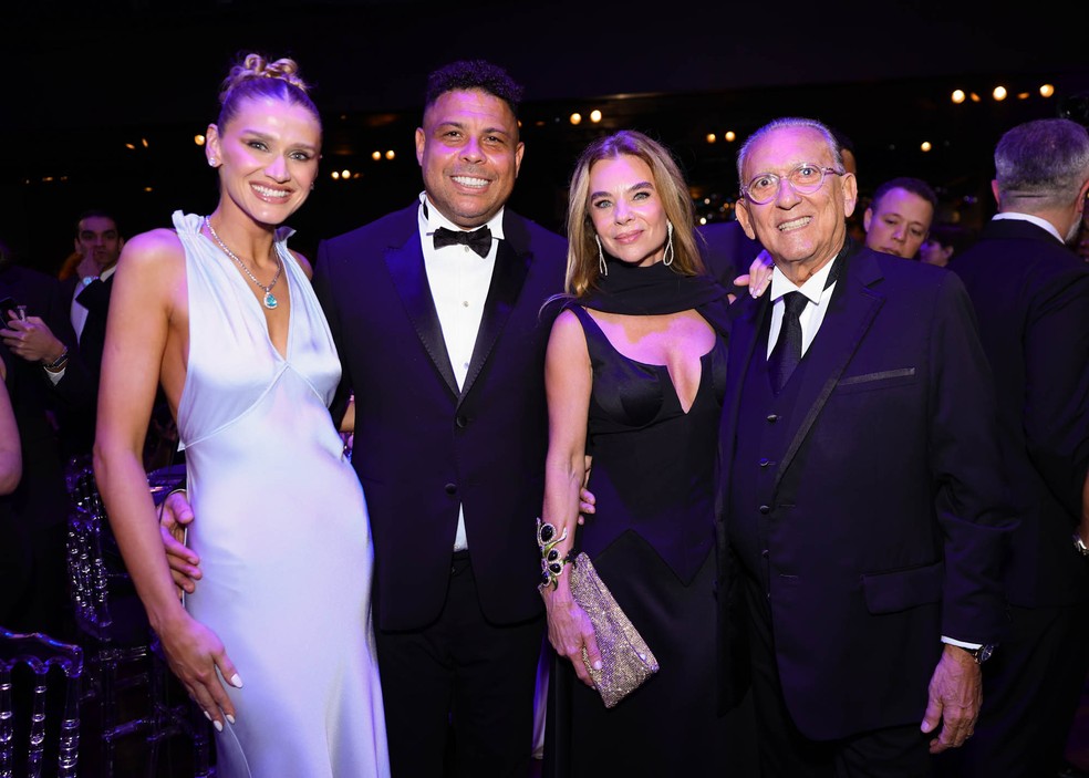 Celina Locks, Ronaldo, Desirée Soares e Galvão Bueno — Foto: Brazil News