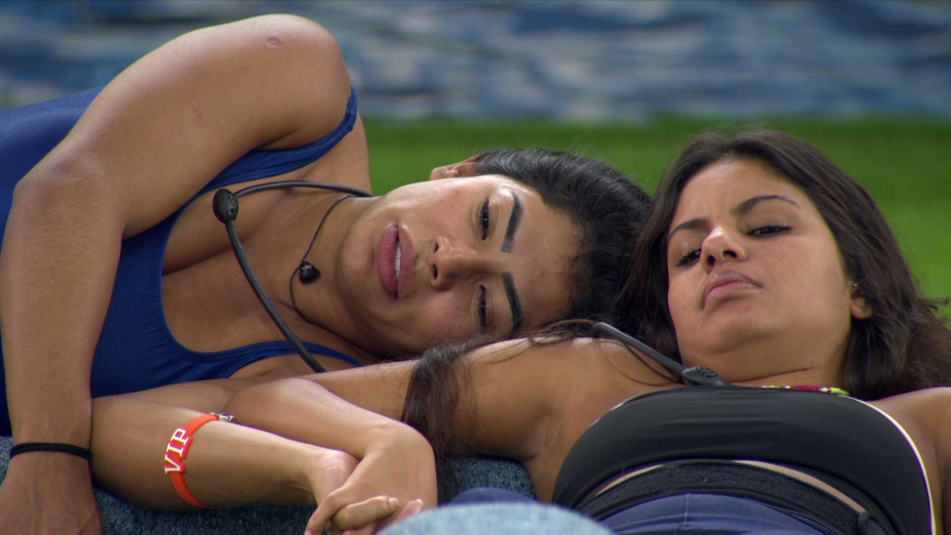 Gabriela diz que está com 'ciúmes' de Chaiany com Samira e declara: 'Queria beijar mas ela não quis'