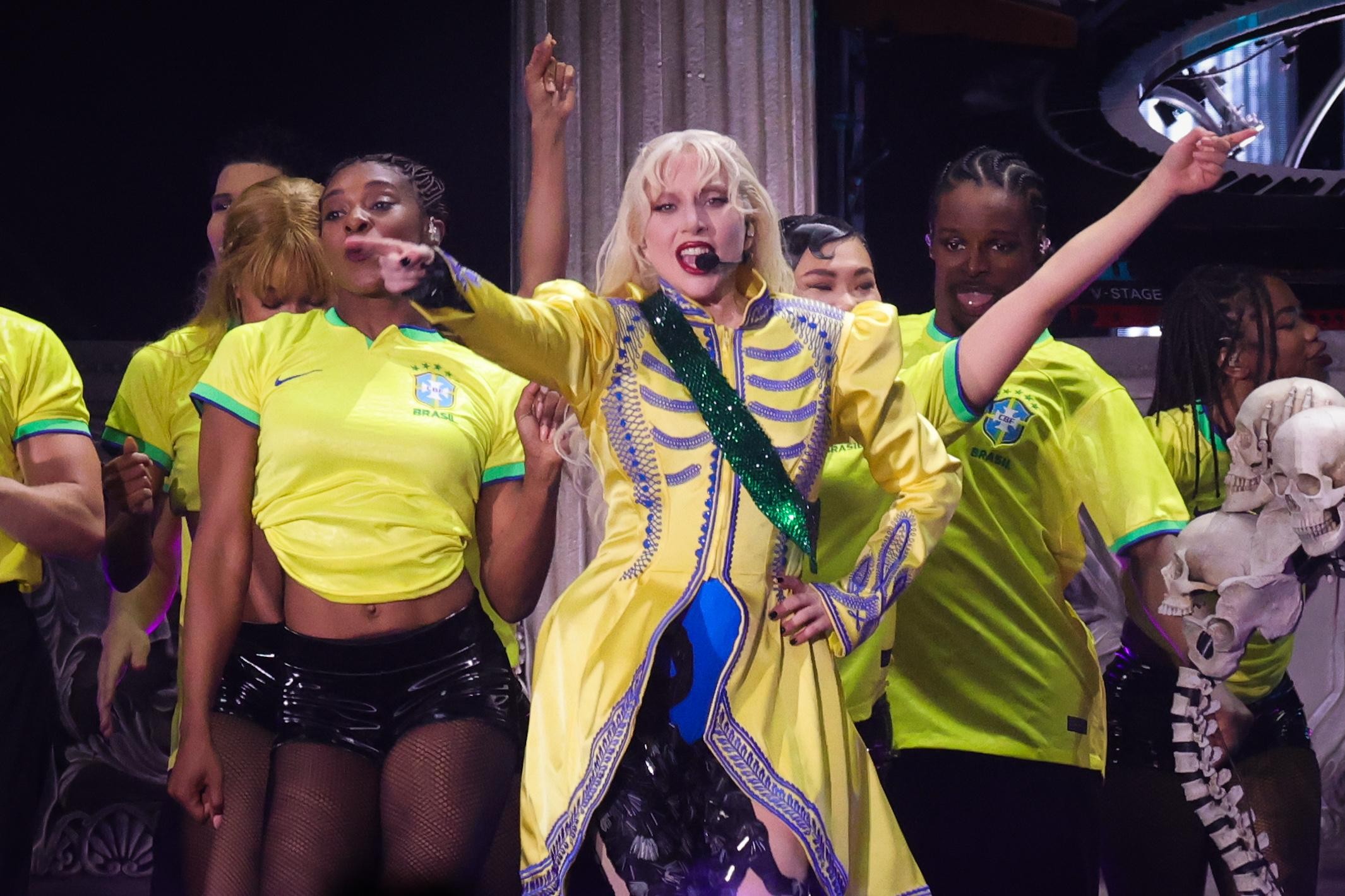 Show de Lady Gaga para 2,1 milhões de pessoas repercute na imprensa internacional