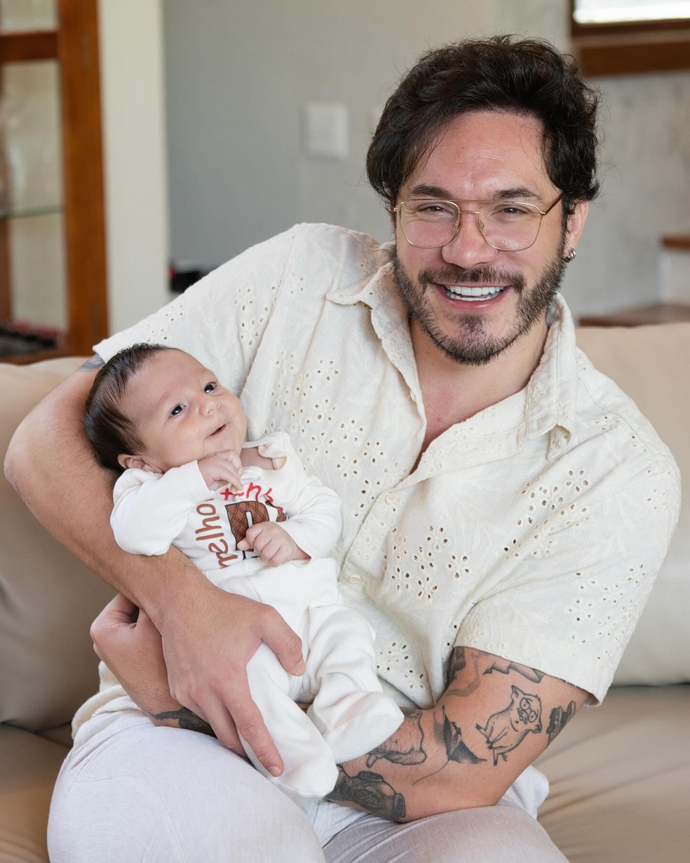 Eliezer posa com Ravi — Foto: Reprodução/Instagram