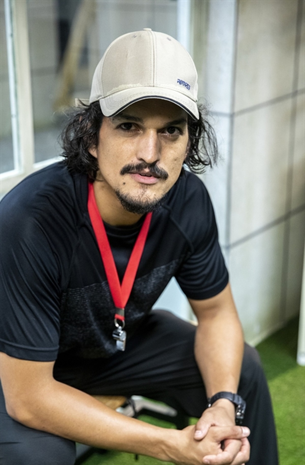 Bryan pressiona e Santiago fica bastante incomodado com o treinador ...
