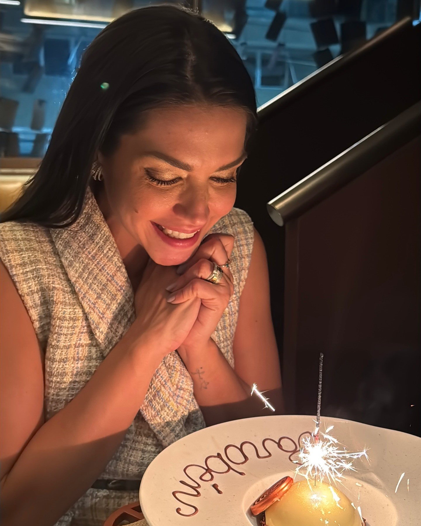 Michel Teló se declara para Thais Fersoza em aniversário de 41 anos dela