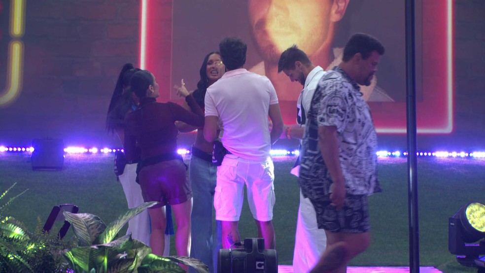 Jordana questiona aliados no BBB 26: 'Alguém gosta da gente?' — Foto: GLOBO