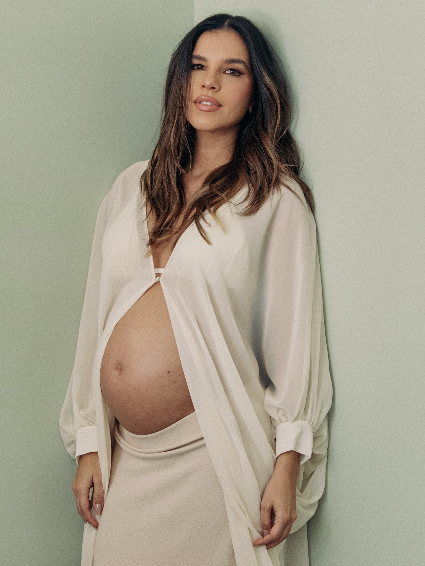 Mariana Rios mostra fotos dos sete meses de gravidez e diz: 'Aprendi a desacelerar'