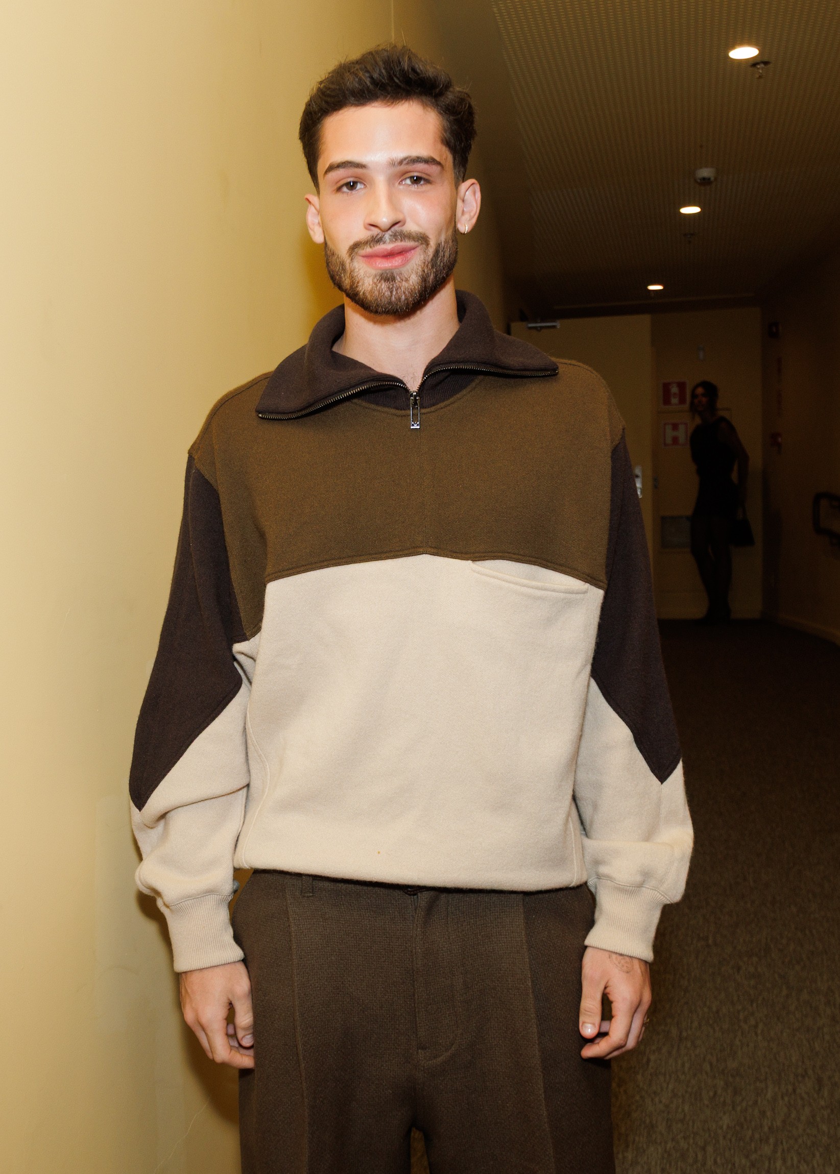 Bruna Marquezine e João Guilherme chegam à Mostra Internacional de Cinema; confira fotos