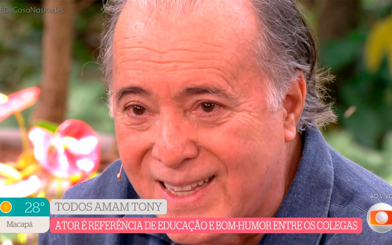 Tony Ramos revive personagens, acerta todas as referências no É de Casa e se emociona