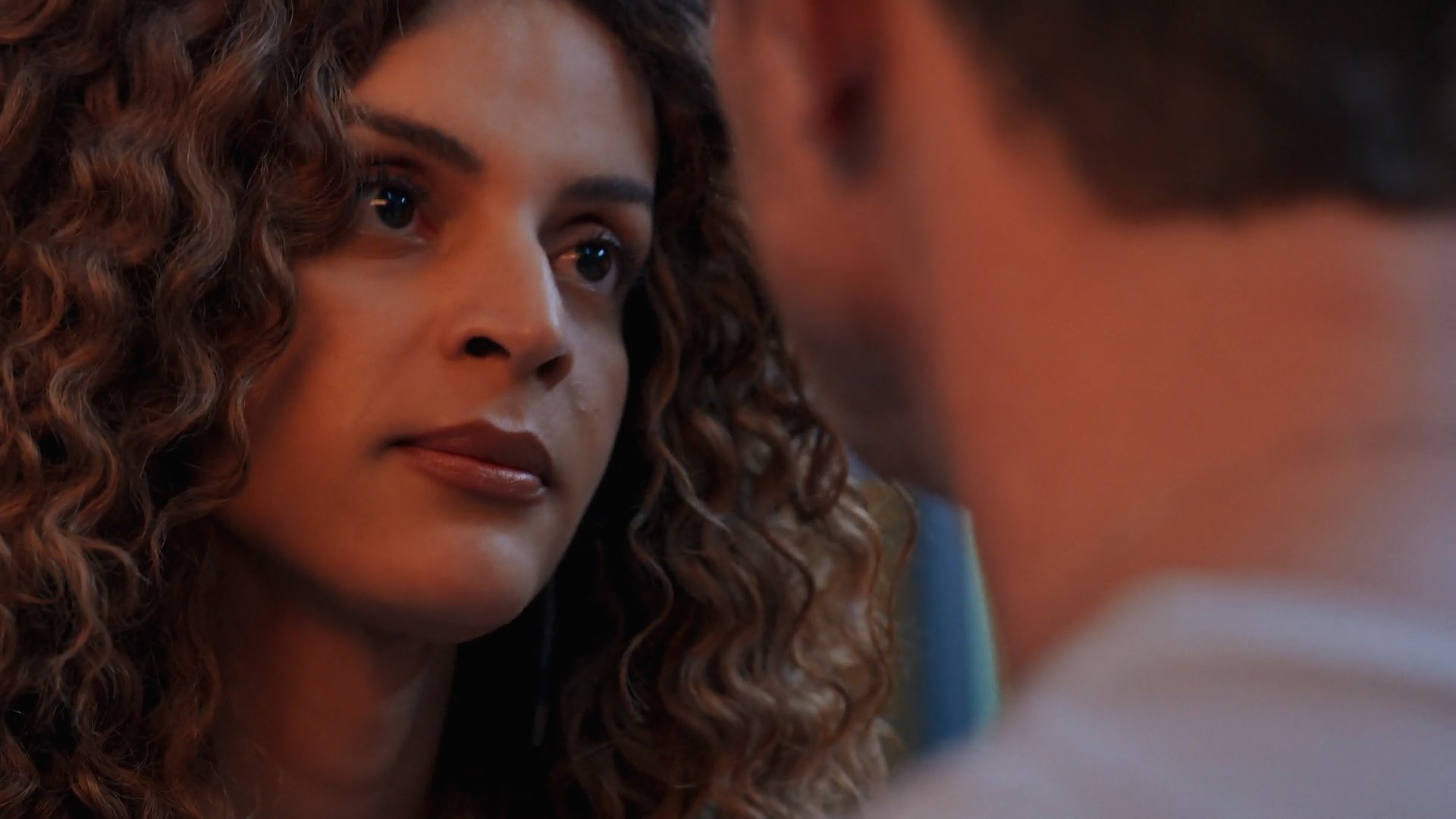 Três Graças: Leonardo procura Viviane e leva novo fora