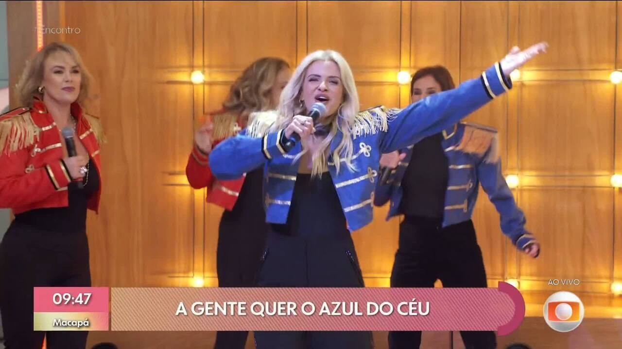 Xuxa se emociona com surpresa de paquitas ao vivo