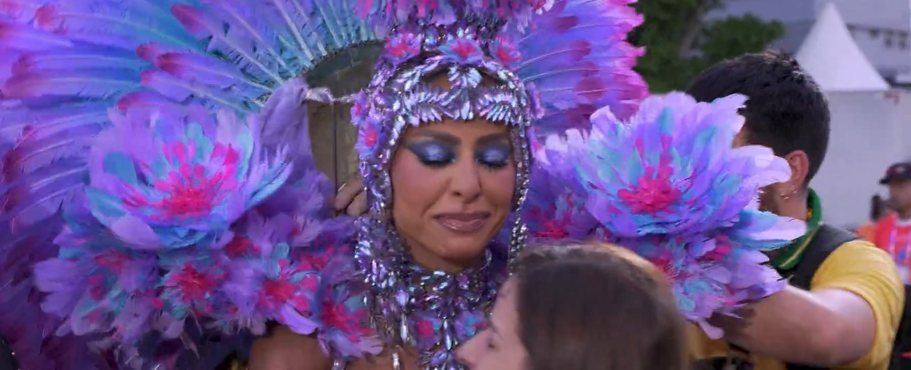 Sabrina lamenta ausência no Desfile das Campeãs de SP, mas celebra: 'Vendo um gavião feliz, estou feliz