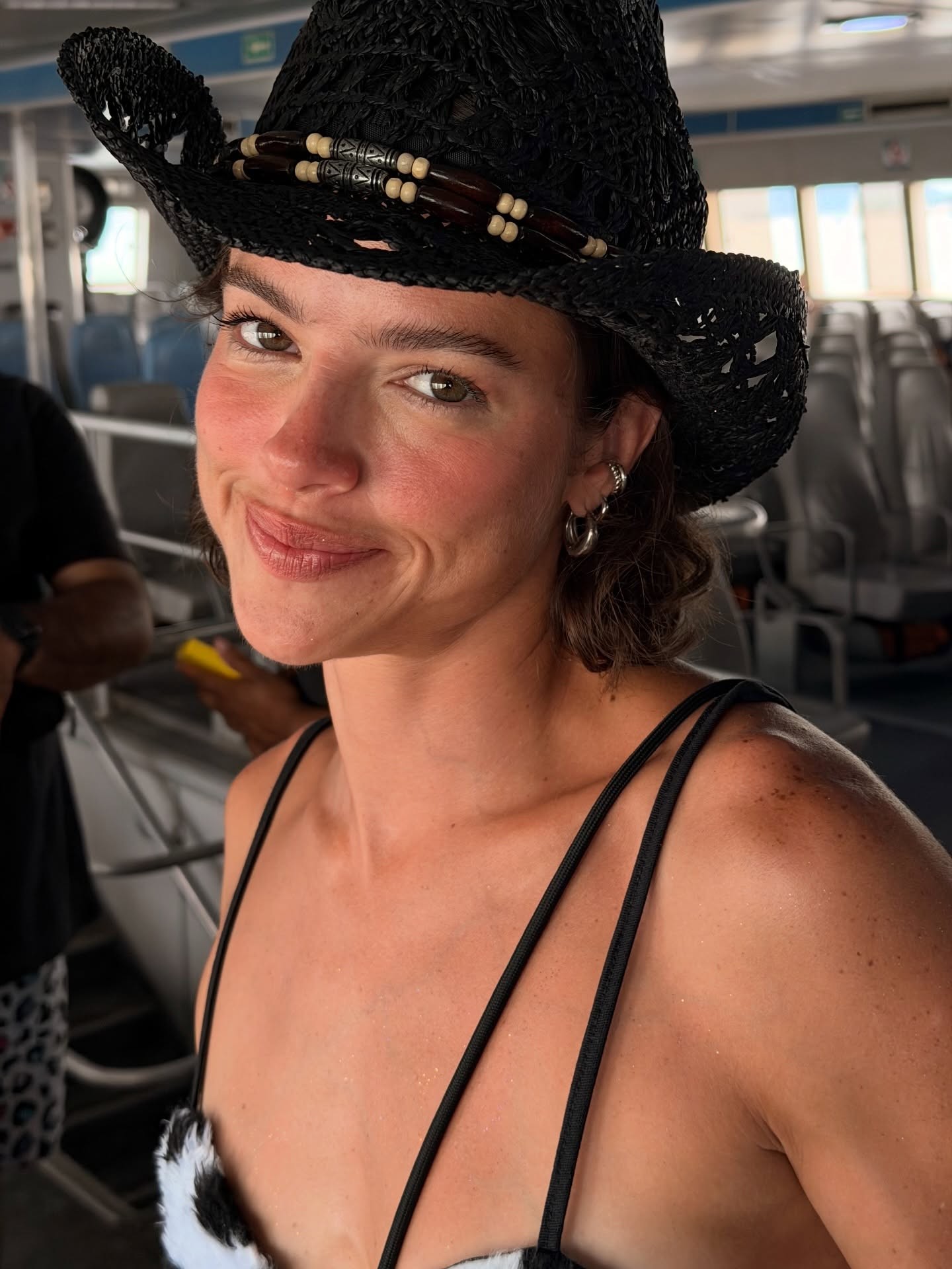 Rodrigo Simas compartilha álbum de Carnaval ao lado de Agatha Moreira e amigos; veja as fotos