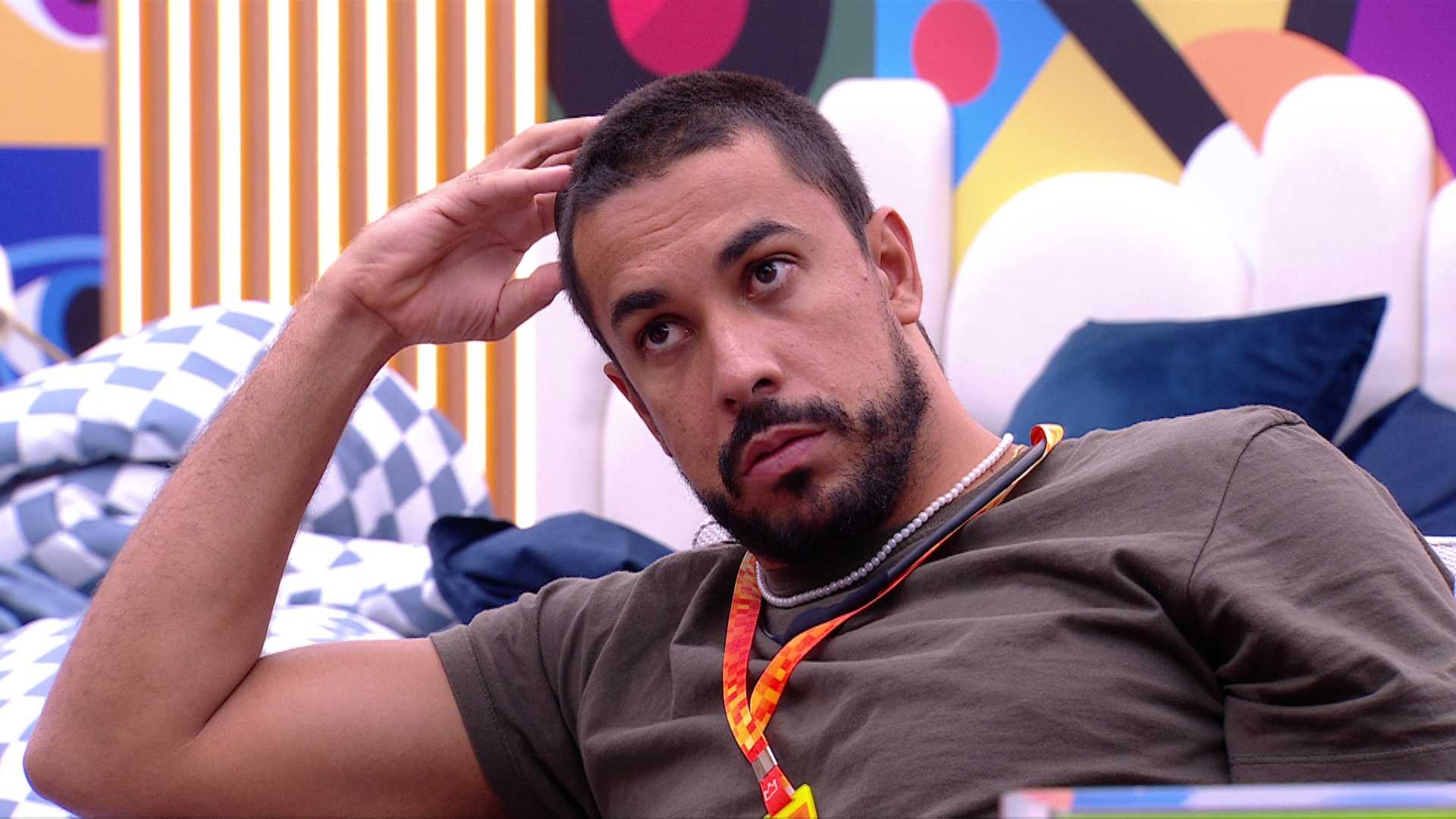 Maike ouve conversa de Guilherme e Diego Hypolito na Central do Líder