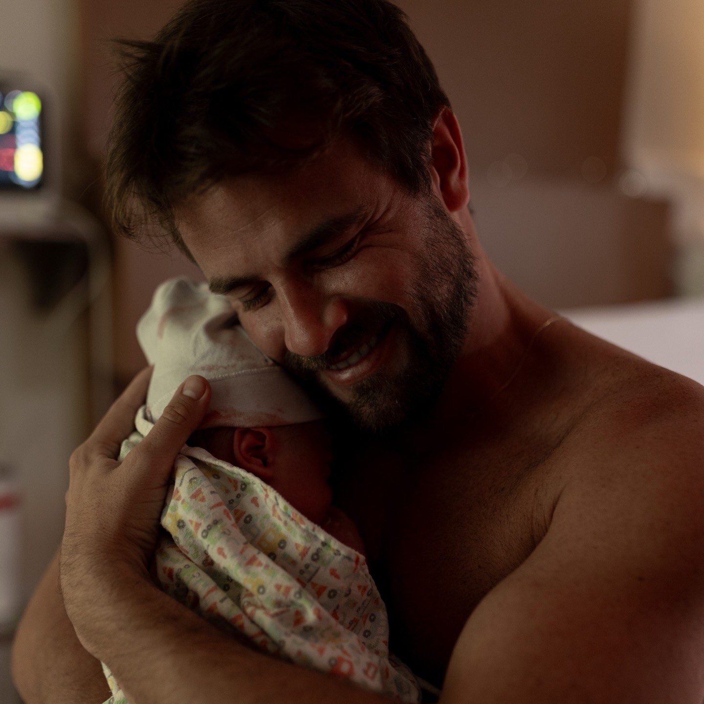 Ex-BBB Rafael Licks anuncia nascimento de Davi, seu 1º filho