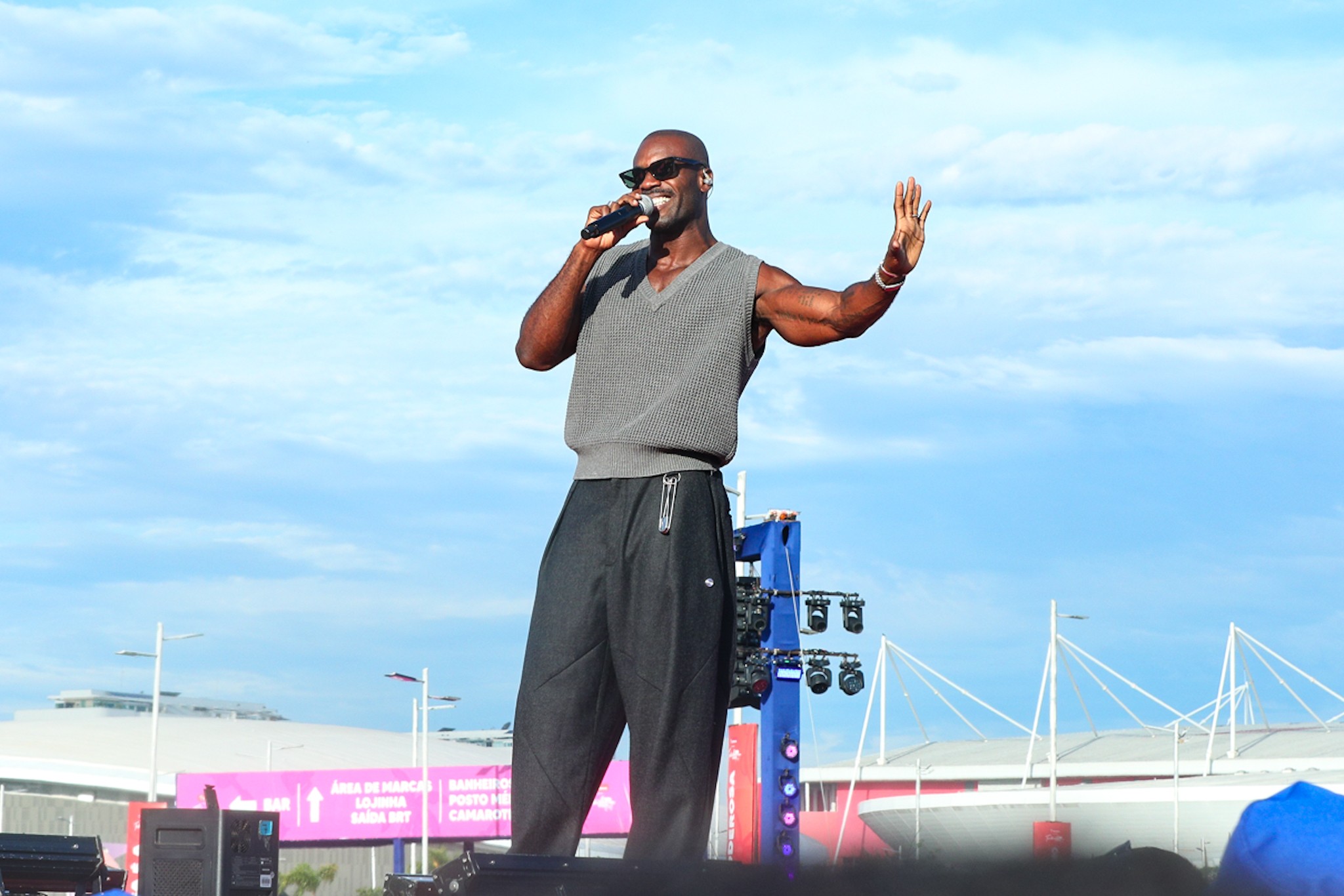 Thiaguinho faz show 'Tardezinha 10 anos' no Rio de Janeiro