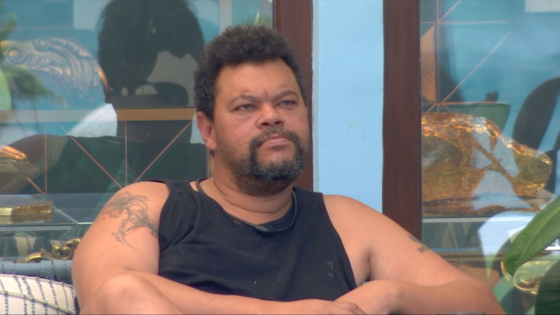 Babu Santana diz que acha Marciele 'gata' e avisa para Chaiany: 'Eu sou solteiro'