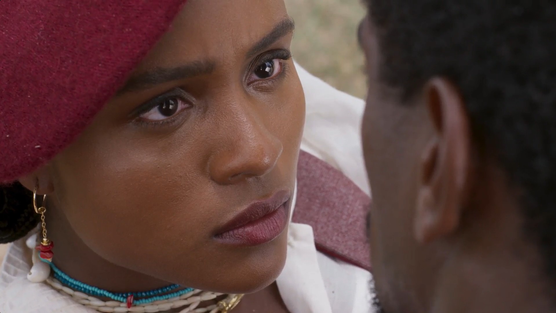 Alika e Tonho se desentendem já de cara, em A Nobreza do Amor: ‘Brutamontes’