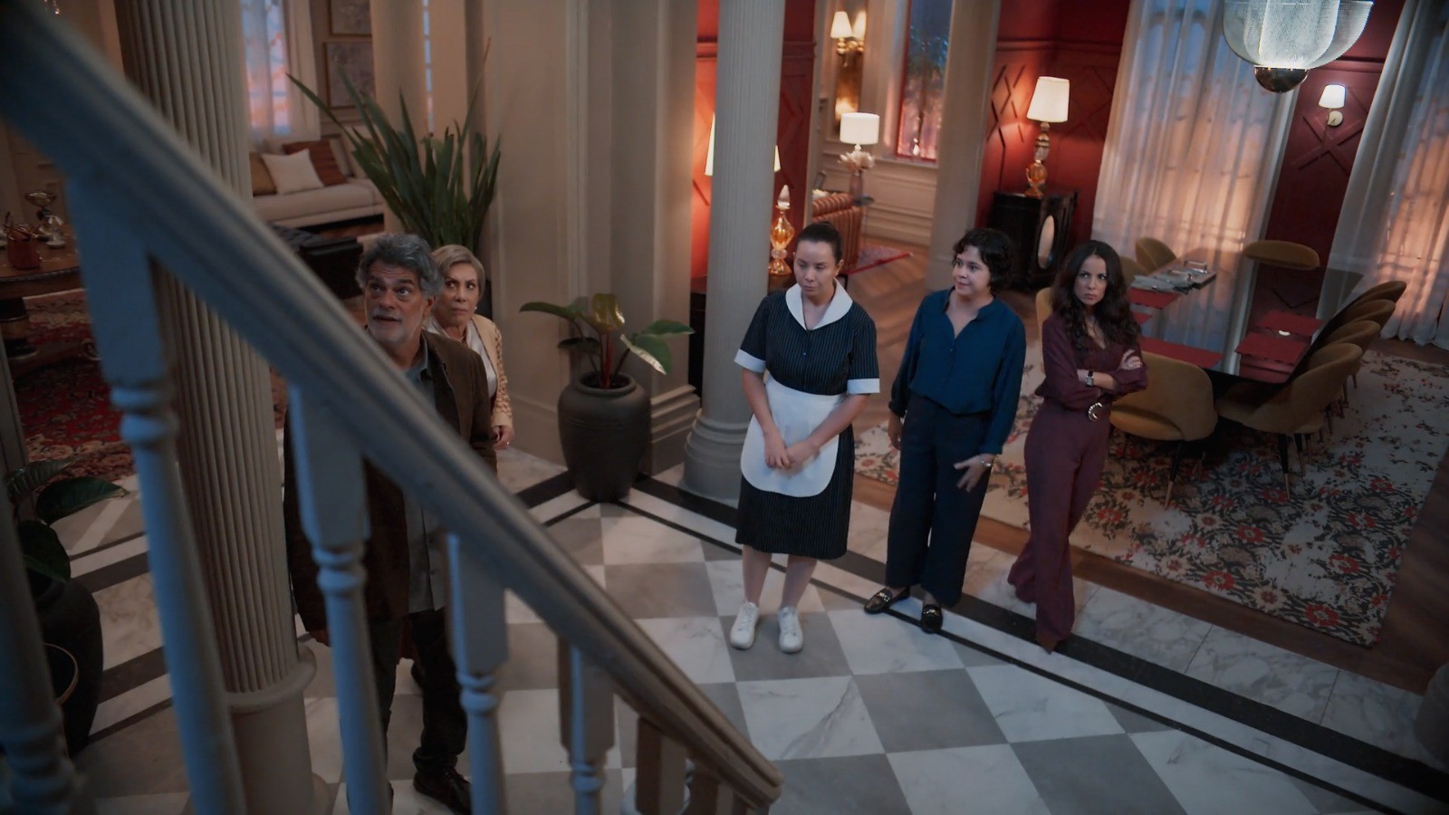 Três Graças: Rogério e Zenilda descobrem envolvimento de Arminda no sumiço de Célio