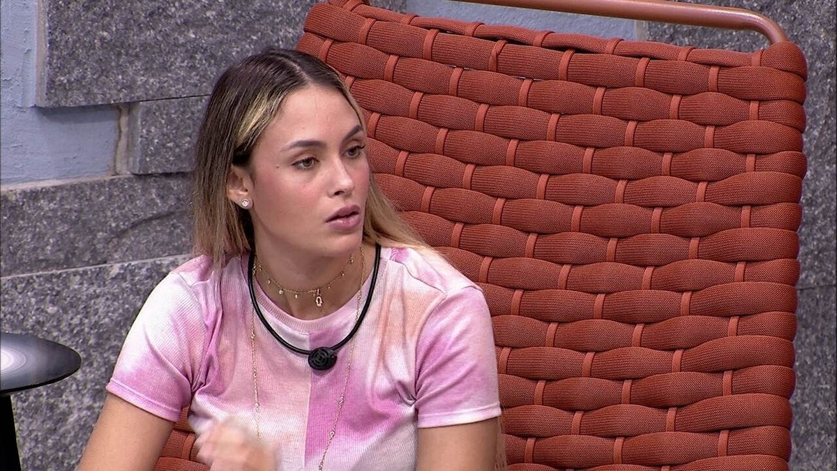 No Bbb21 Sarah Aconselha Gilberto Sobre Carla Diaz Não Deixa Ela