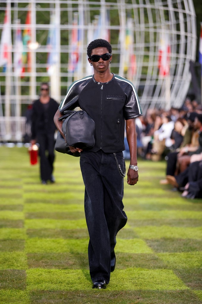 Desfile da Louis Vuitton na Semana de Moda de Paris.  Coleção Primavera-Verão, 2025 (Foto: reprodução/Gshow/REUTERS/Johanna Geron) Lorena Bueri