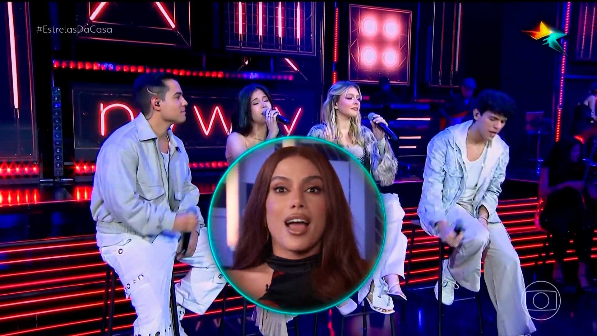 Anitta durante programa ao vivo analisando participantes