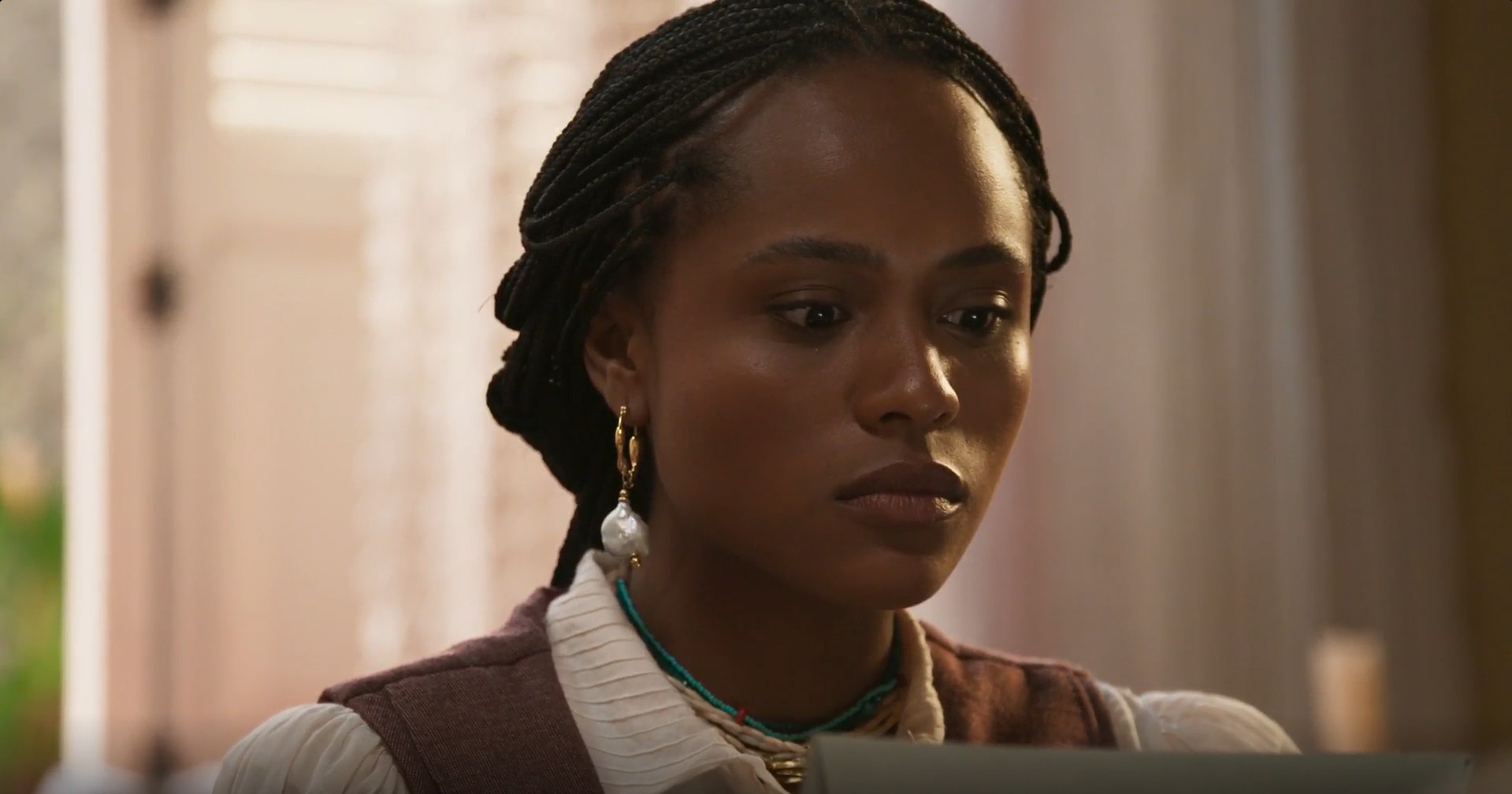 A Nobreza do Amor: Alika decide vender joias para ajudar Batanga