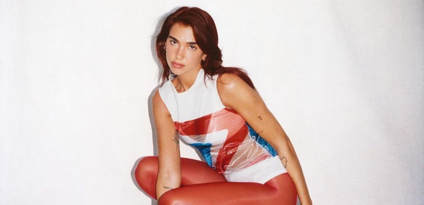 Dua Lipa abre turnê no Brasil com primeiro show da era 'Radical Optimism' em São Paulo; cantora elogia fãs