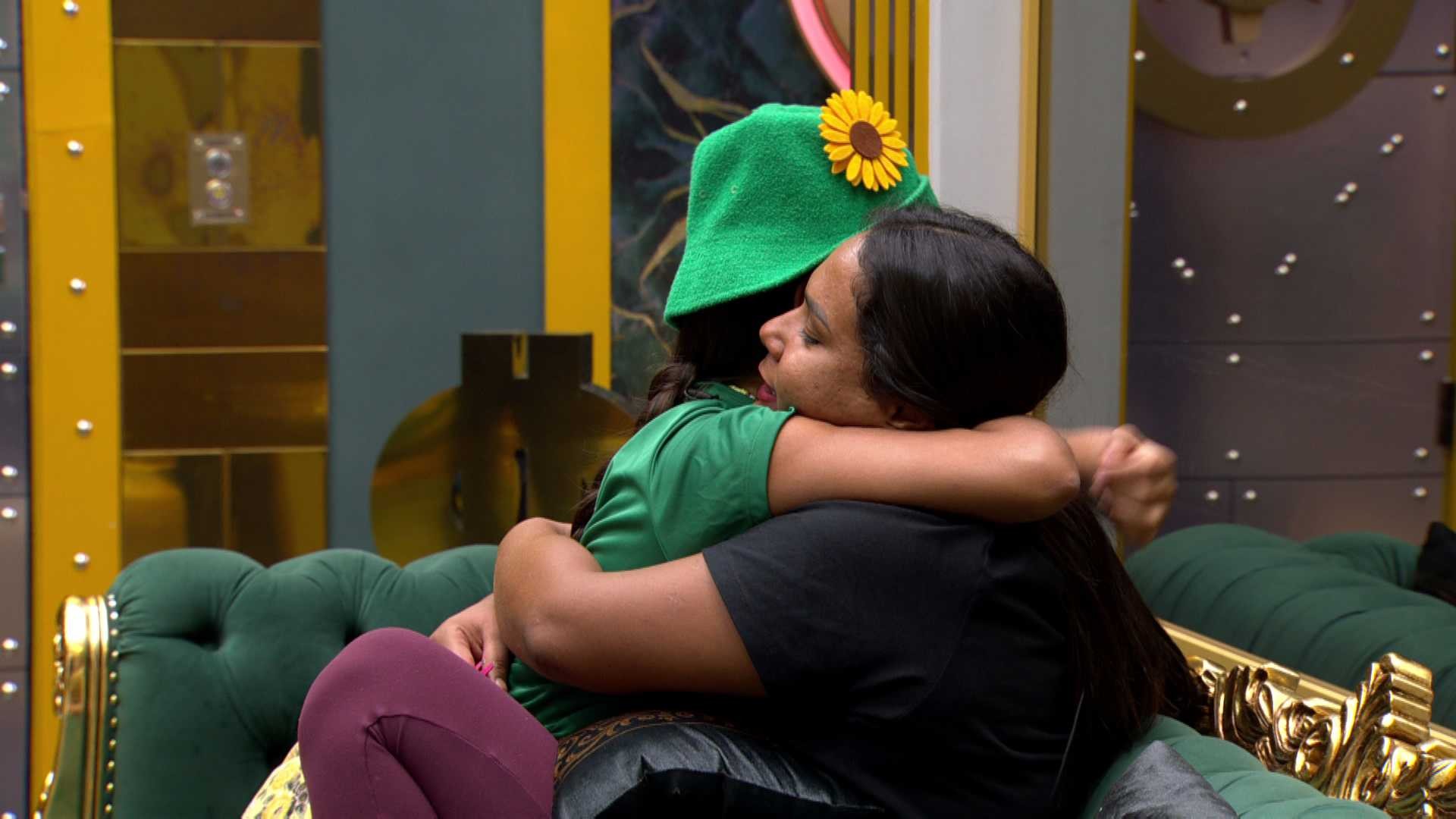 Chaiany cogita ruptura na amizade com Gabriela, mas sister nega: 'Jamais vou comer pilha'