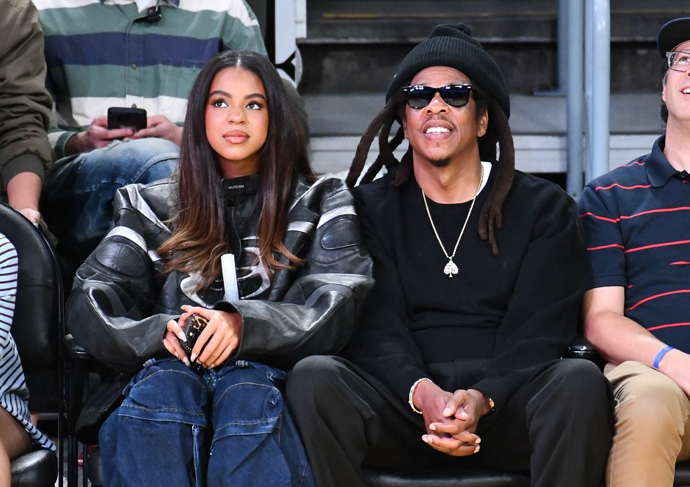 Blue Ivy e Jay-Z roubam a cena em jogo dos Lakers em Los Angeles