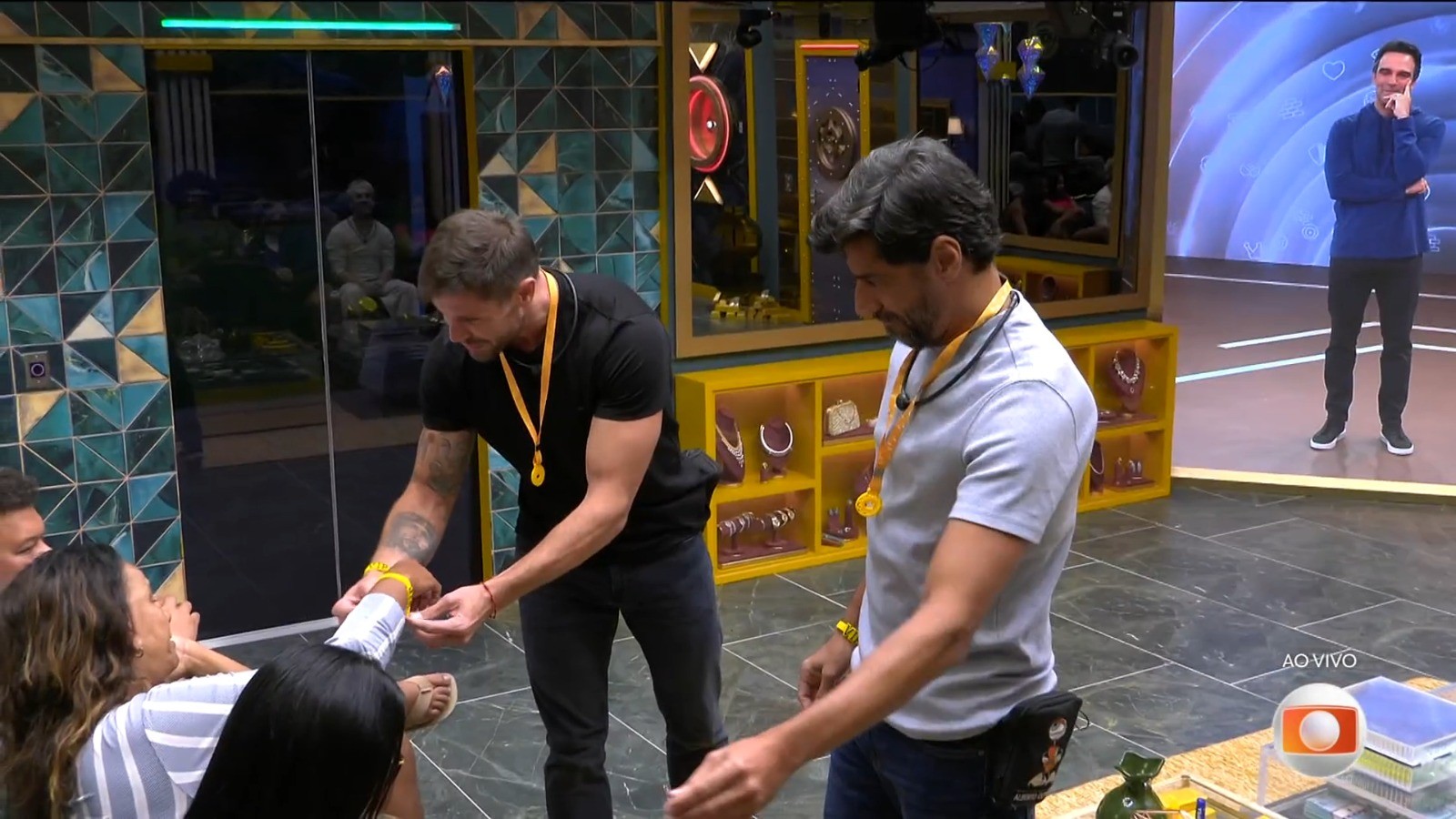 Líderes Alberto Cowboy e Jonas definem VIP e sisters somam pontos no Cartola BBB