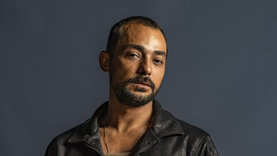 Eduardo Sterblitch fala sobre retorno de seu personagem em Os Outros: 'Mais perigoso' Eduardo Sterblitch fala sobre retorno de seu personagem em Os Outros: 'Mais perigoso'