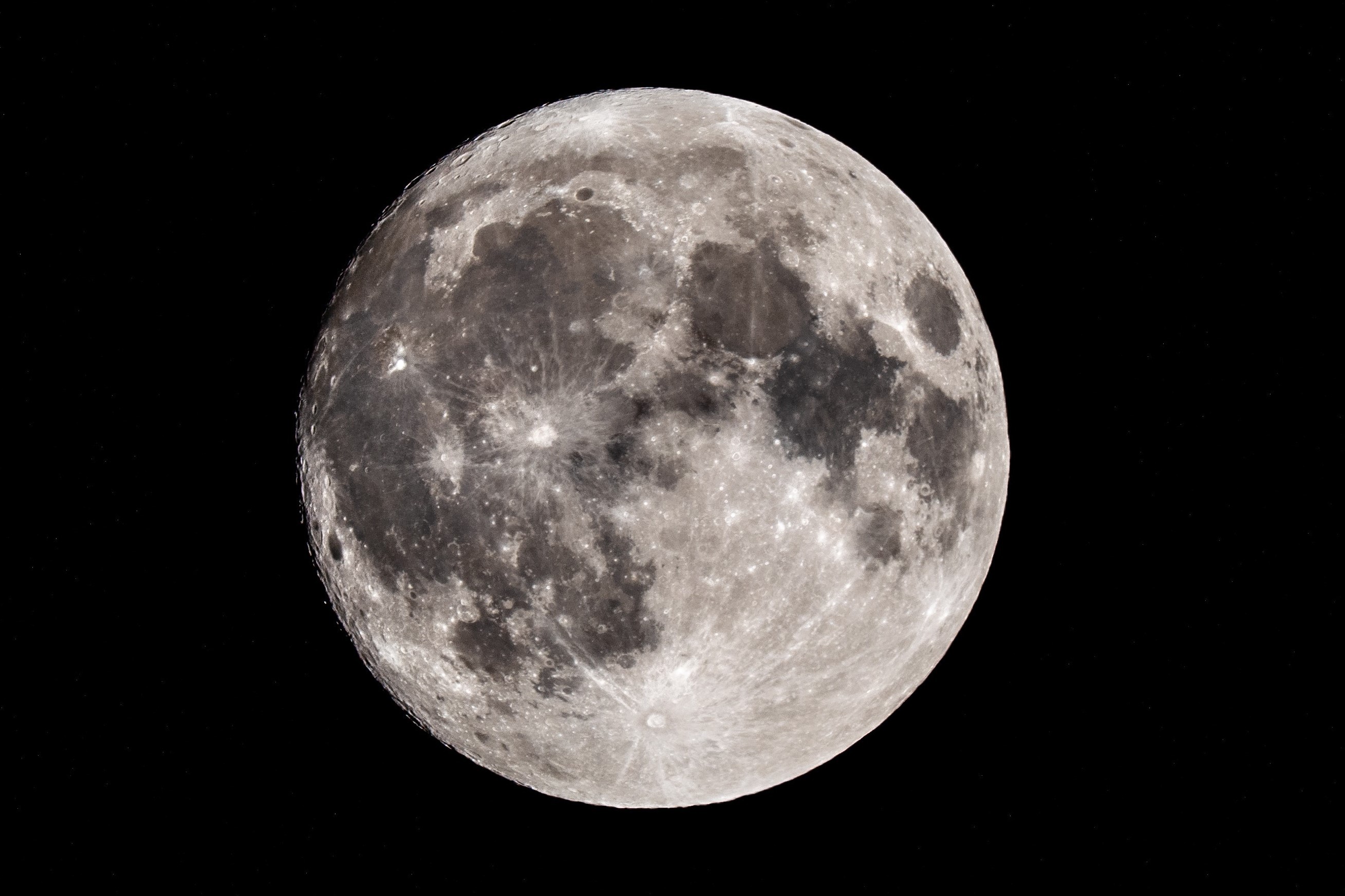 Superlua cheia de outubro é rara na Astrologia; saiba como ela vai impactar você