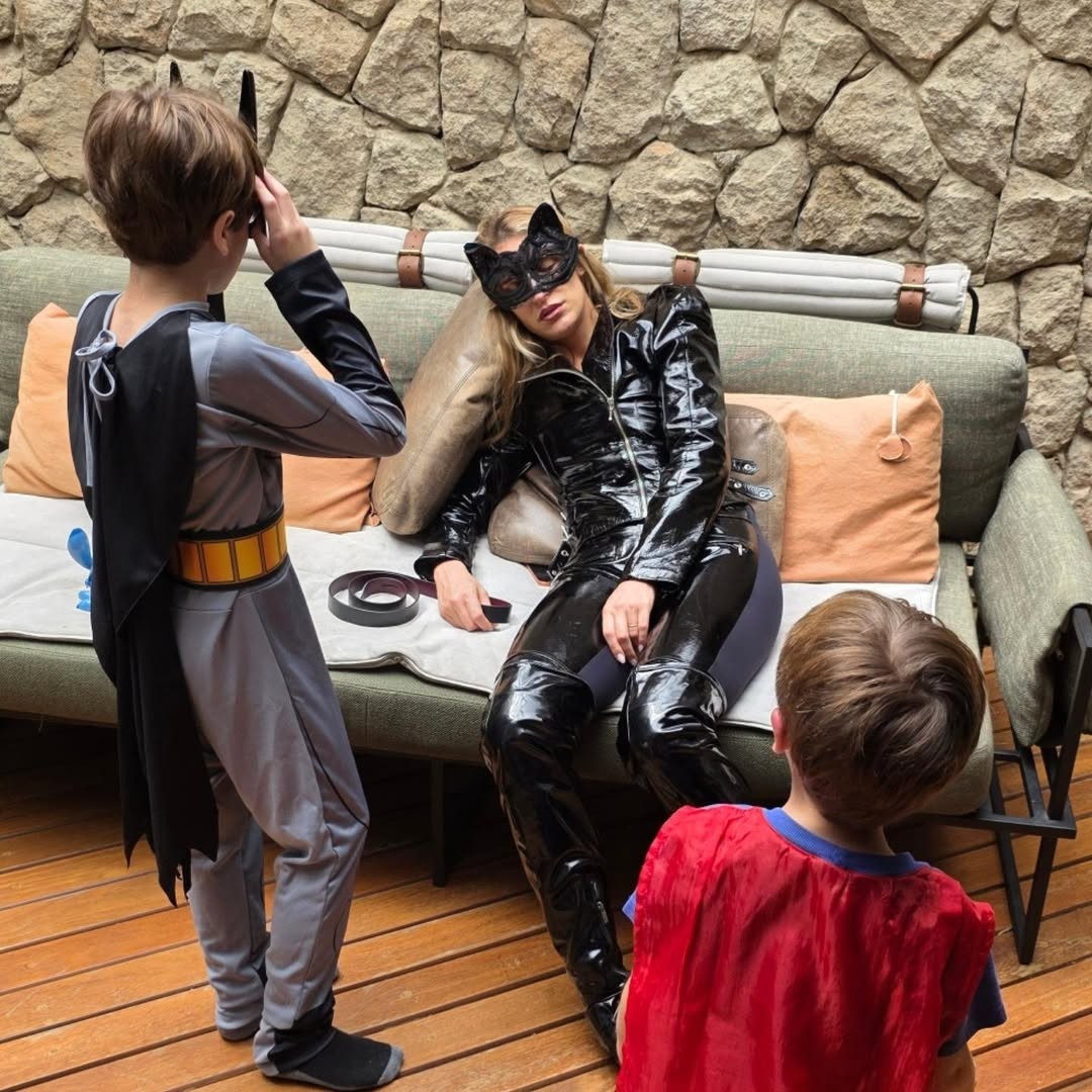 Felipe Andreoli mostra tática 'infalível' de Rafa Brites para lidar com ressaca enquanto brinca com os filhos