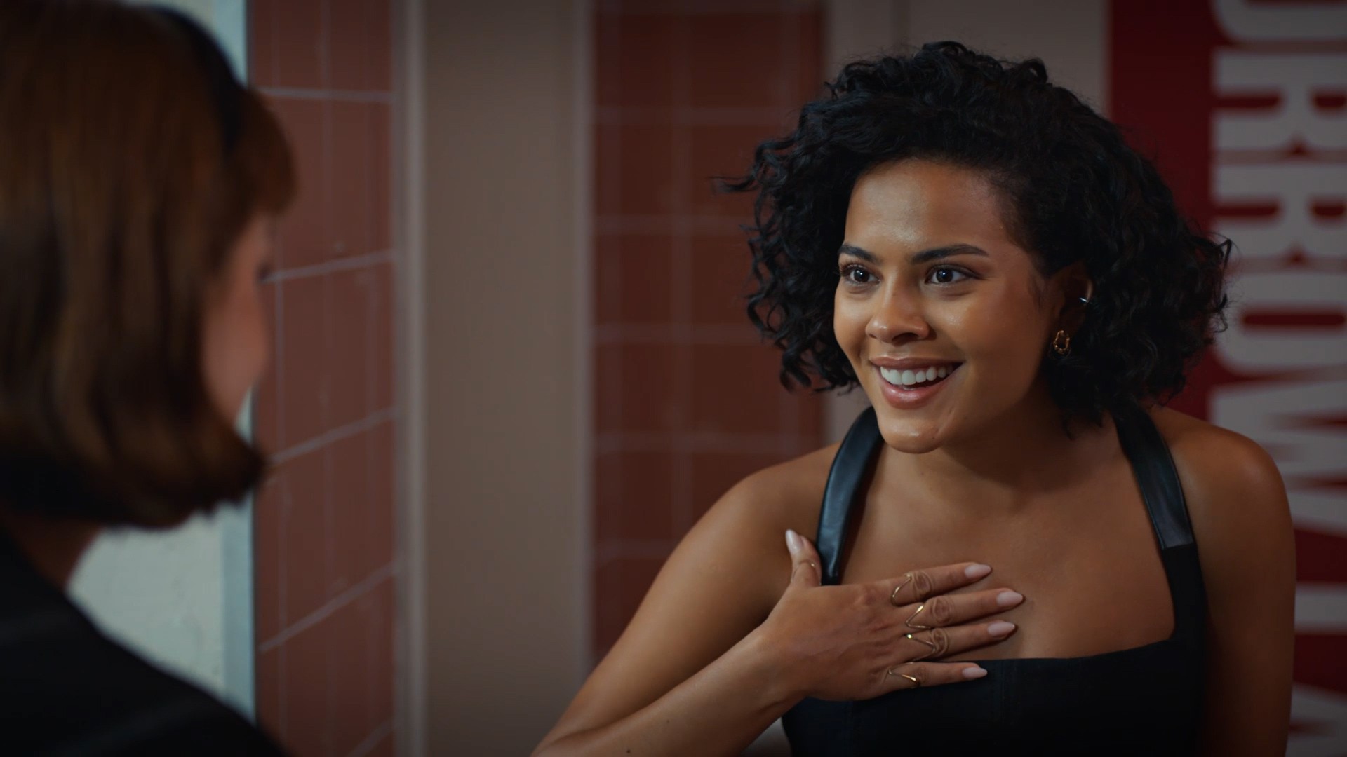 Vale Tudo: Fátima vai morar com Solange e fica de olho em Afonso