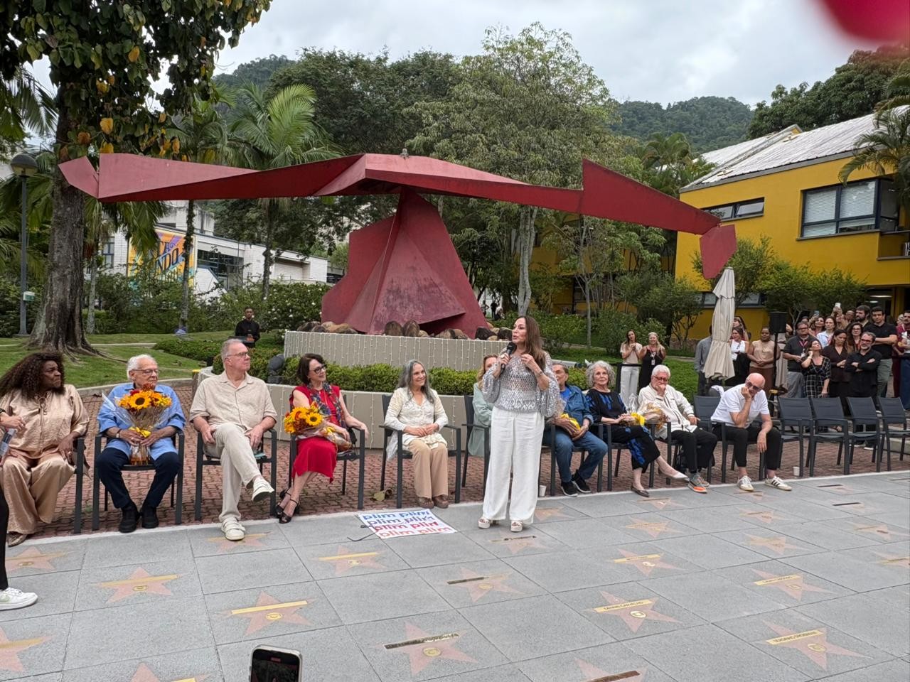 Estúdios Globo inauguram segunda parte da Calçada da Fama em celebração aos seus 30 anos