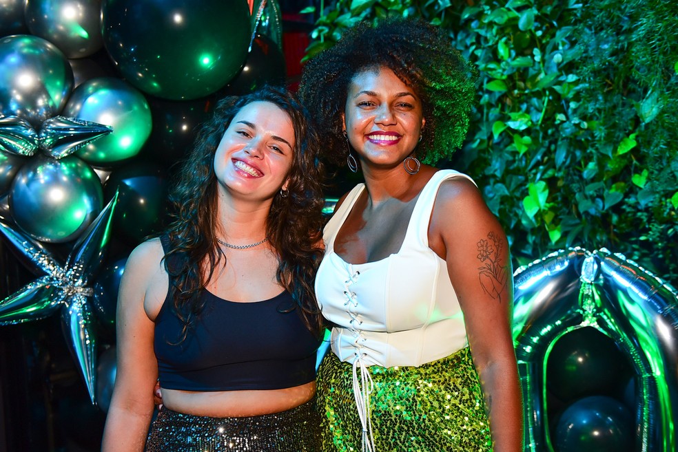 Sté Frick e a ex-BBB Jessi Alves — Foto:  Andy Santana / Brazil News