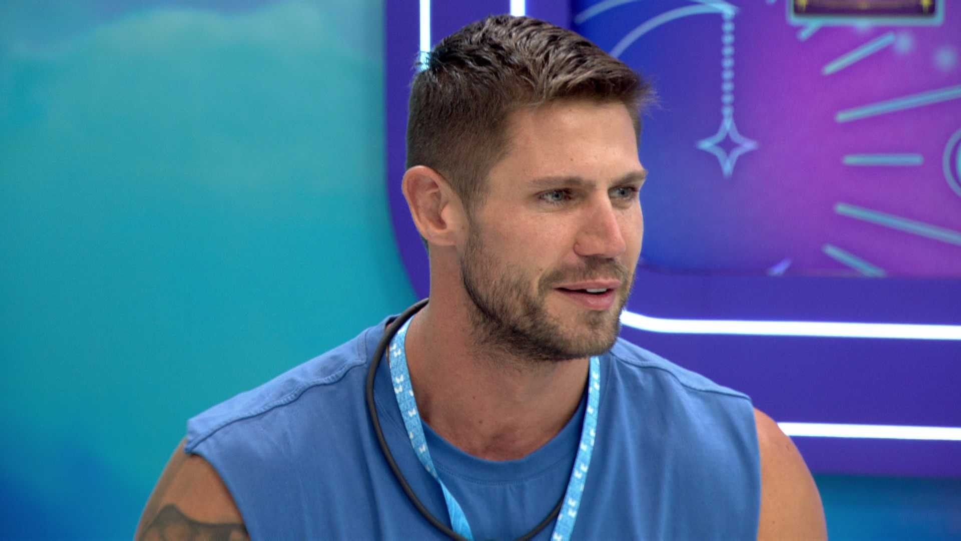 Presente do Anjo: Jonas Sulzbach escolhe vídeo da família ao invés de poder de mais uma imunidade