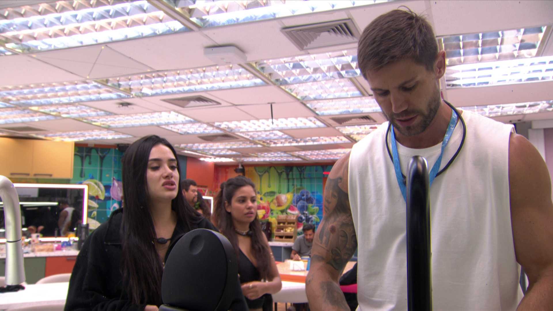 Jordana e Jonas Sulzbach reclamam da postura de brothers, e sister dispara: 'Vai virar motivo de voto'