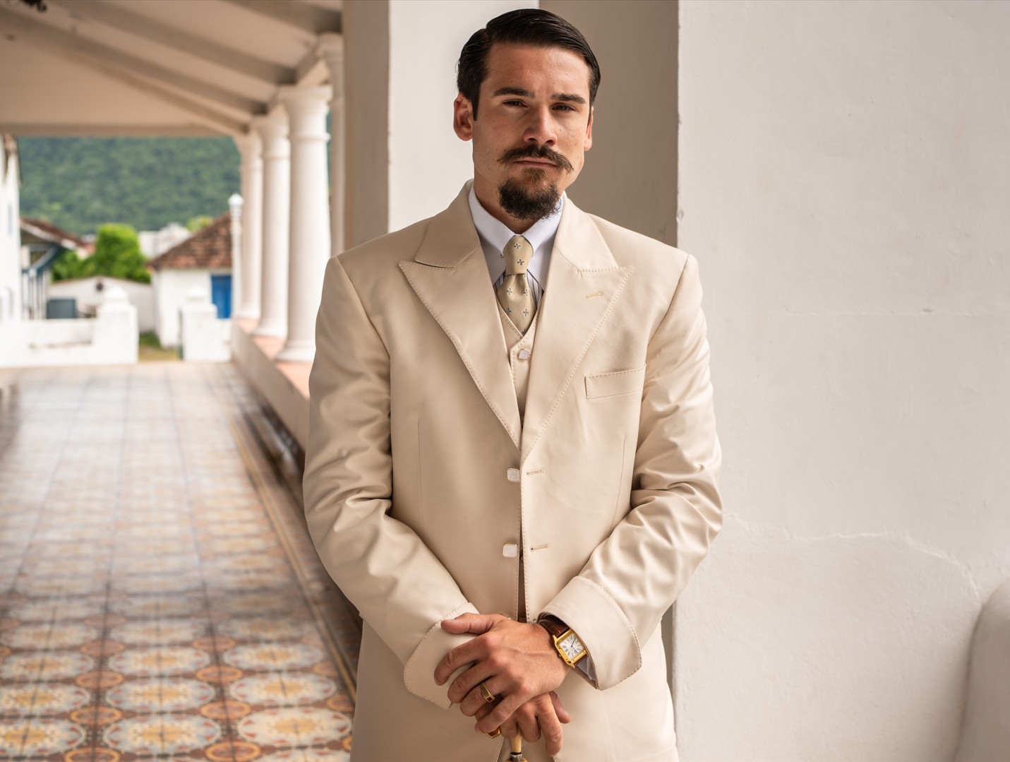 Vilão em novela pela primeira vez, Nicolas Prattes reflete sobre A Nobreza do Amor: 'Algo que nunca fiz'