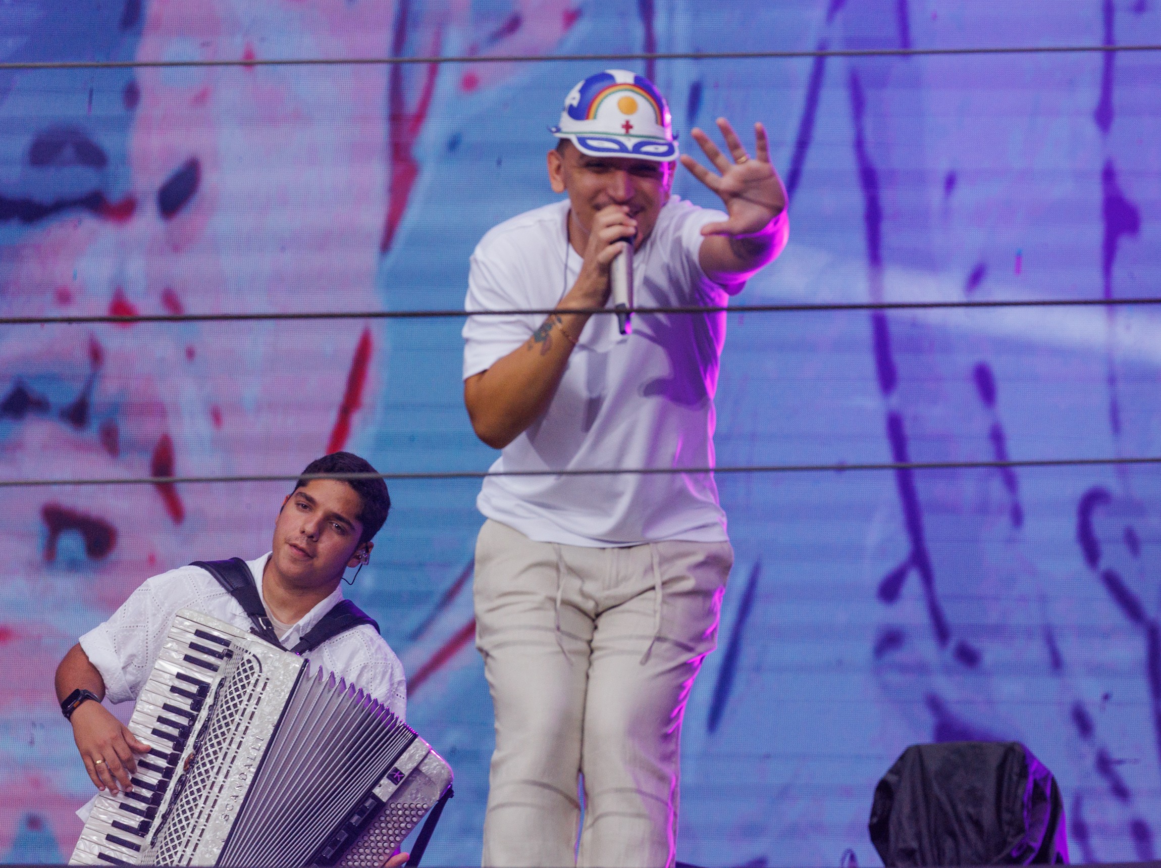 João Gomes faz dobradinha de shows no Réveillon de São Paulo e do Rio e reza antes de sua apresentação