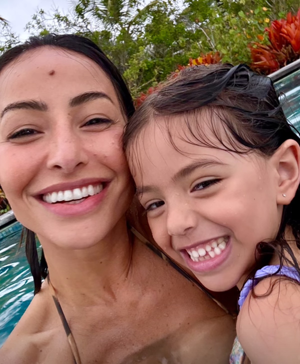 Sabrina Sato exibe foto com dona Kika no Dia das Mães: 'Amo, admiro, me inspira'