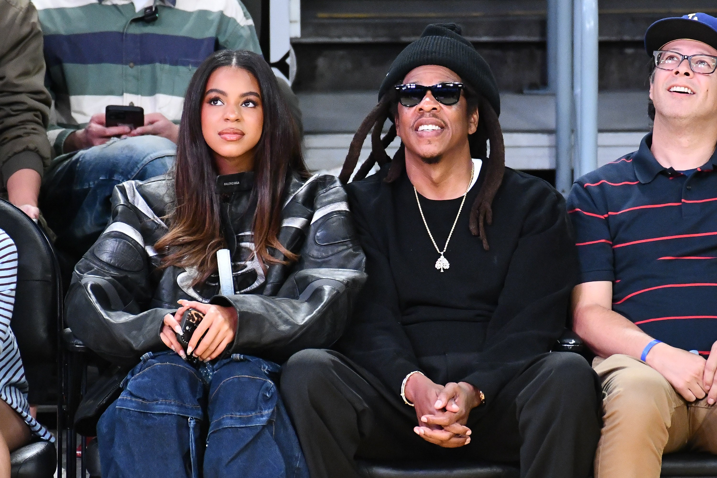 Blue Ivy e Jay-Z roubam a cena em jogo dos Lakers em Los Angeles
