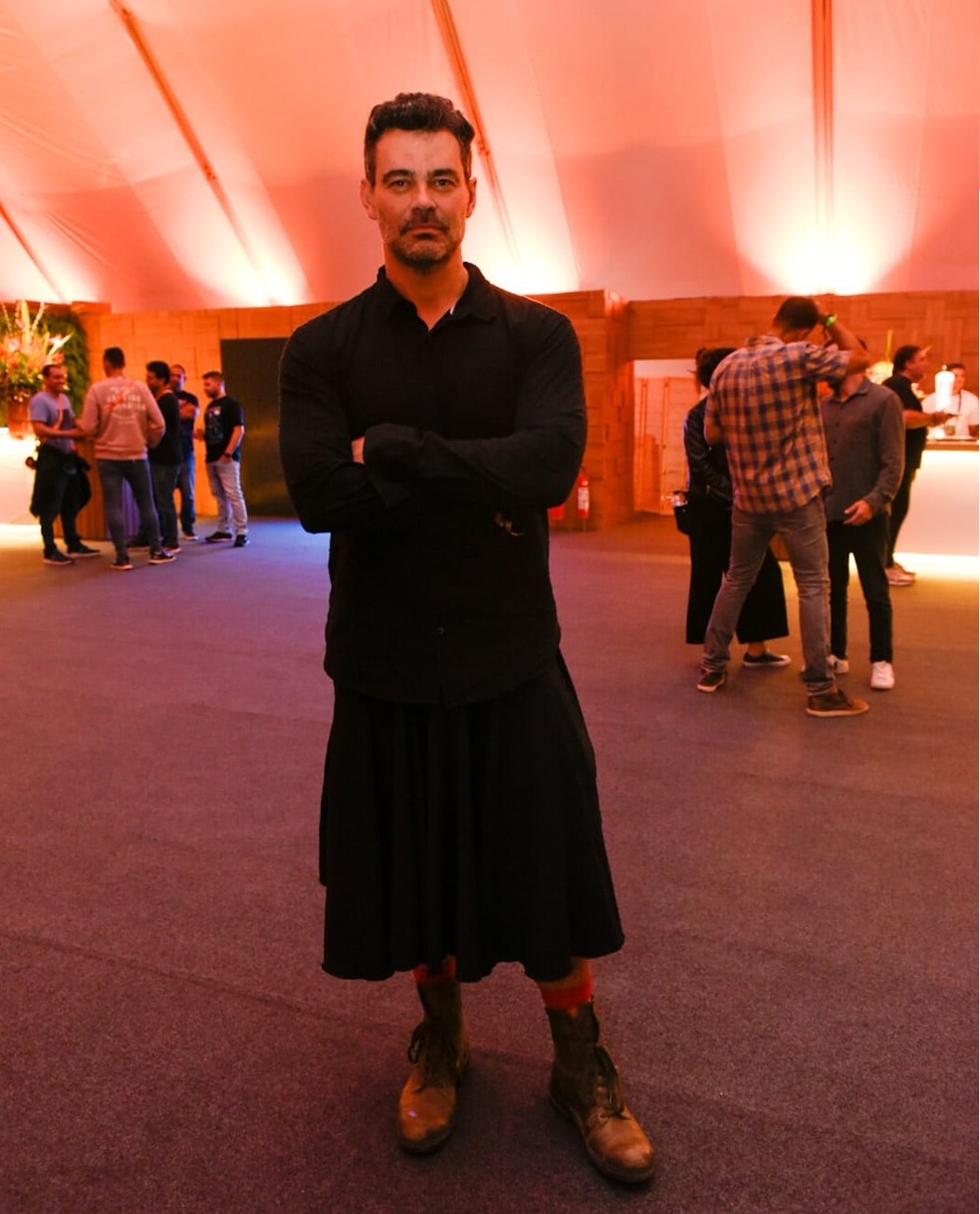 Carmo Dalla Vecchia escolhe saia para ir ao Rock in Rio e revela que marido  não aprovou look | Gshow