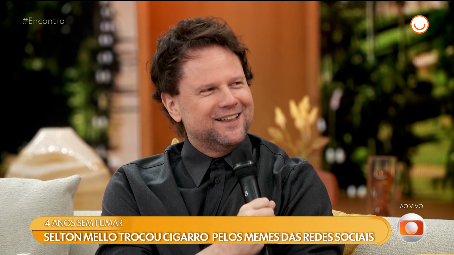 Selton Mello relembra início do vício em cigarro e celebra quatro anos sem fumar: 'É sorrateiro'